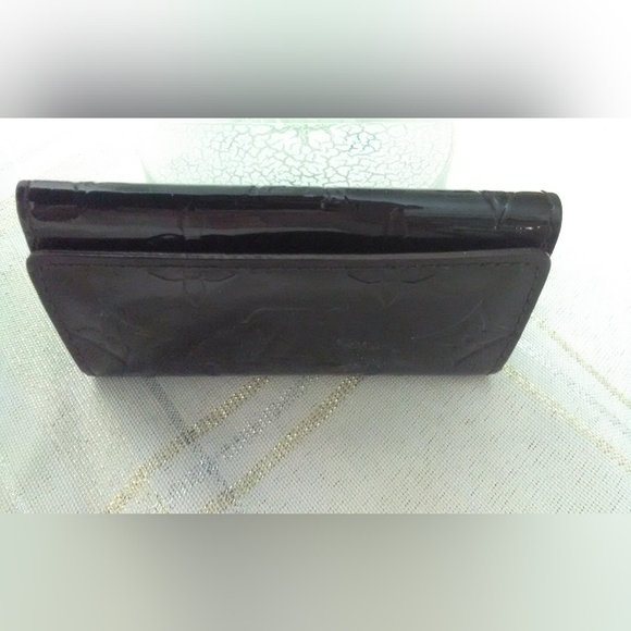 FABULOUS LOUIS VUITTON KEY BURGUNDY VERNIS 4 KEY CASE BEAUTIFUL WAY TO HOLD KEYS - Picture 10 of 12